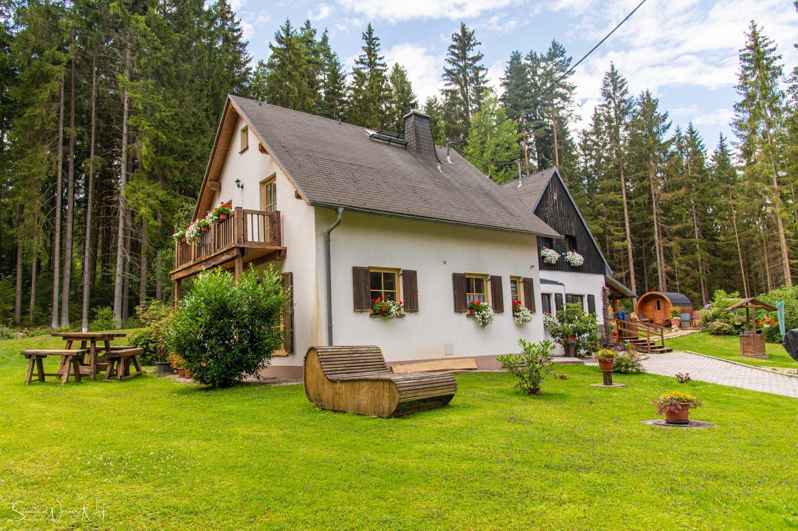 Professionelle Hotelfotografie für Hotels, Pensionen und Ferienunterkünfte – aussagekräftige Bilder von Zimmern, Einrichtungen und Außenbereichen, die Atmosphäre vermitteln und Gäste begeistern.